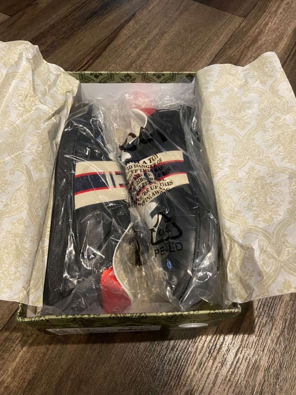 Shoes - Picture 6 of 8